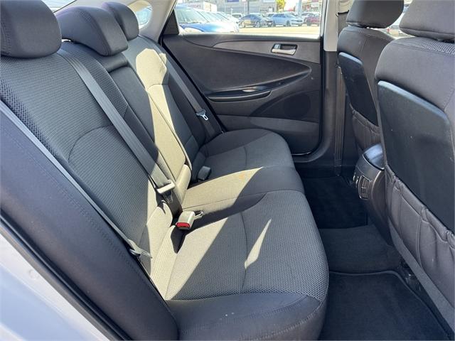 image-12, 2013 Hyundai i45 2.0 A6 at Christchurch