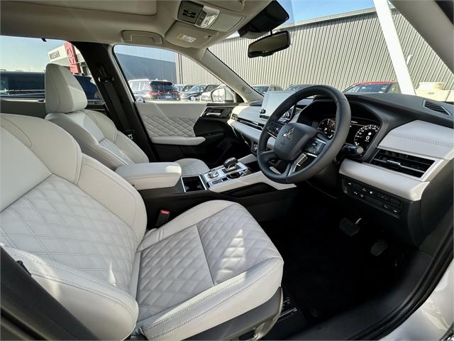 image-8, 2025 Mitsubishi Outlander PHEV at Christchurch