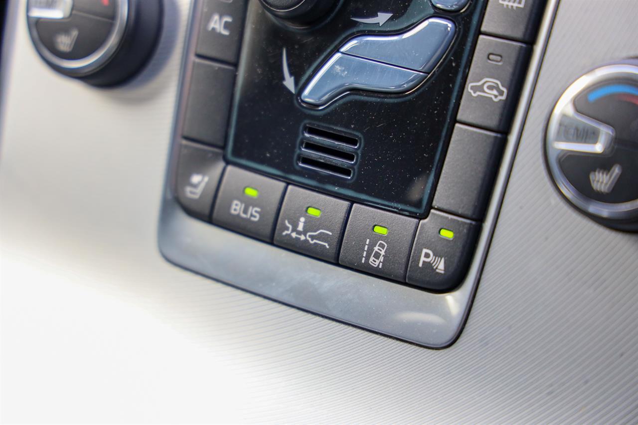 image-17, 2012 Volvo V60 T4 at Dunedin