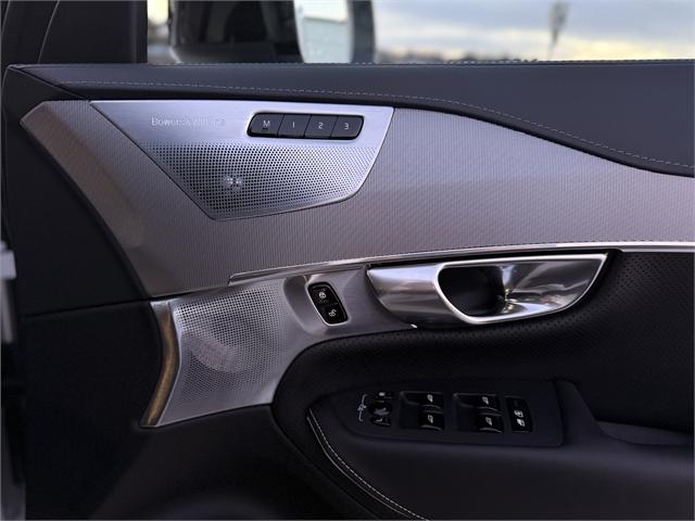 image-10, 2023 Volvo XC90 T8 Ultimate Recharge at Dunedin