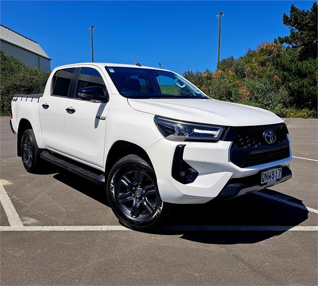 image-0, 2024 Toyota Hilux SR5 2.8DT Hybrid 6AT 4WD at Dunedin