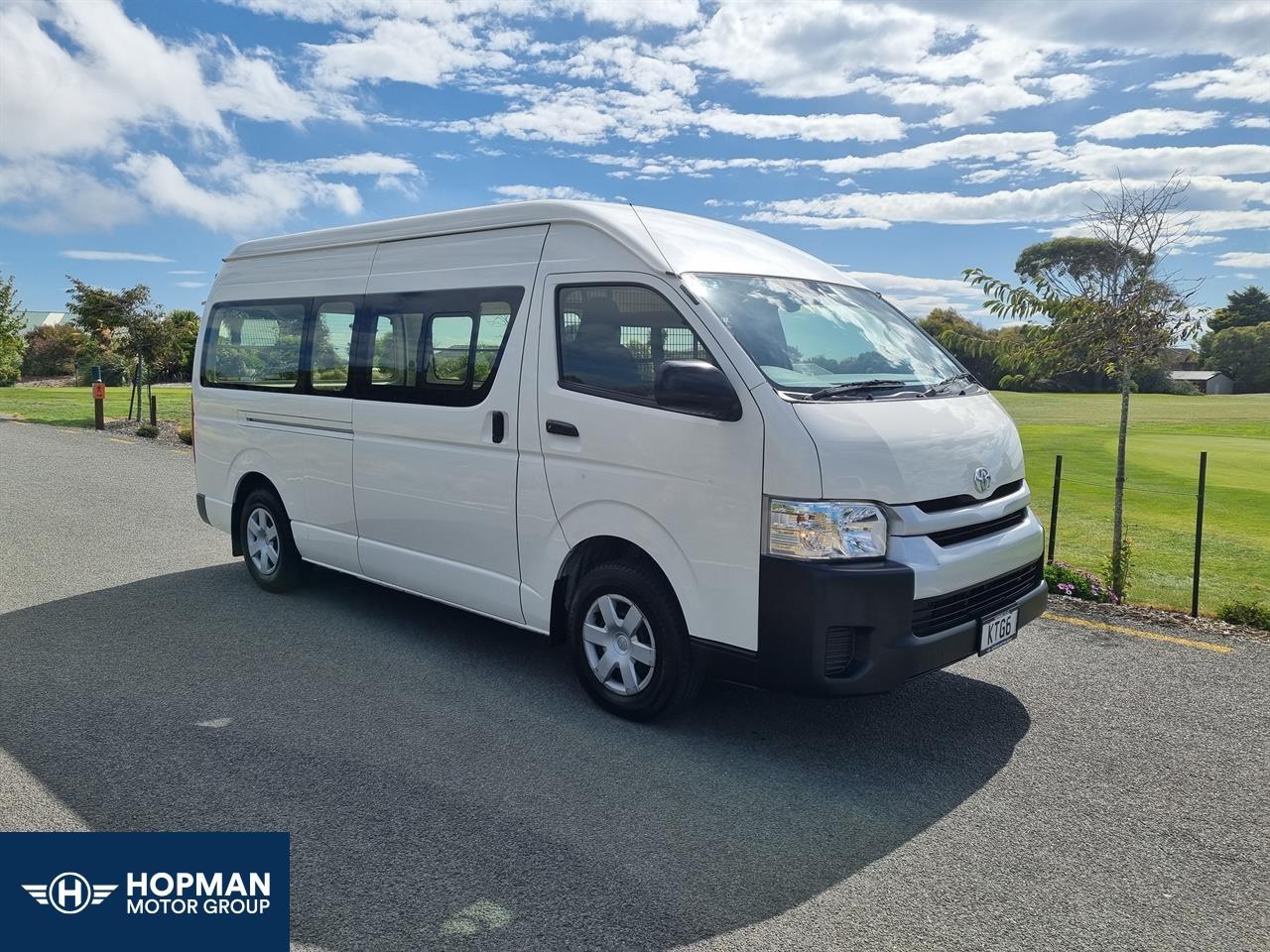 2017 Toyota Hiace ZX 3.0TD 4A 3 Seat on handshake