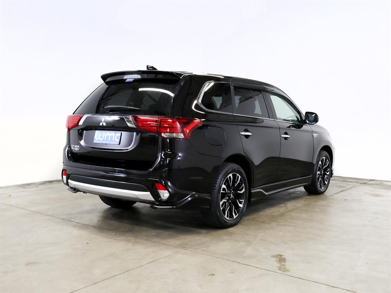 image-7, 2015 Mitsubishi Outlander PHEV 4WD 'G' Premium Pac at Christchurch