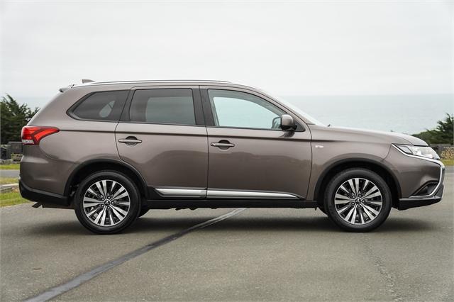 image-1, 2022 Mitsubishi Outlander LS 2.4 4x4 auto at Dunedin