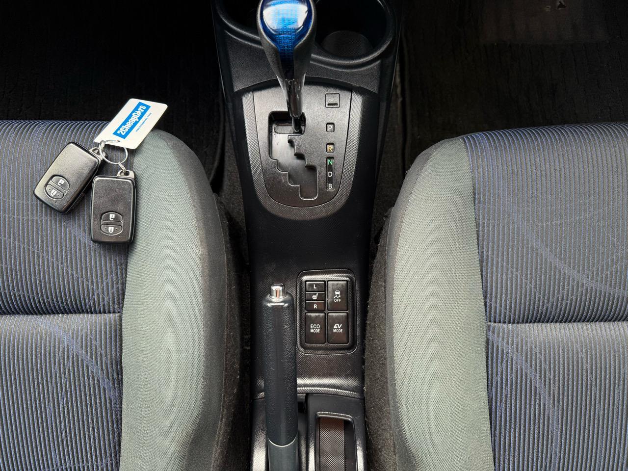 image-11, 2015 Toyota Aqua FACELIFT MODEL at Christchurch