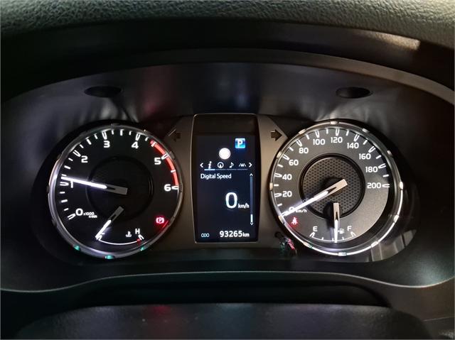 image-18, 2022 Toyota Hilux SR5 4WD at Dunedin