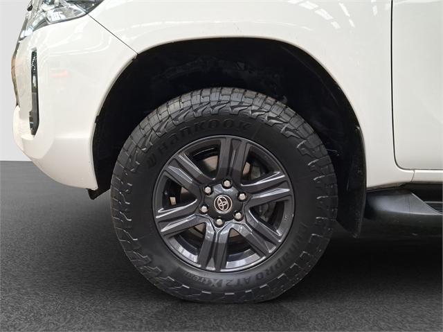 image-8, 2022 Toyota Hilux SR5 4WD at Dunedin