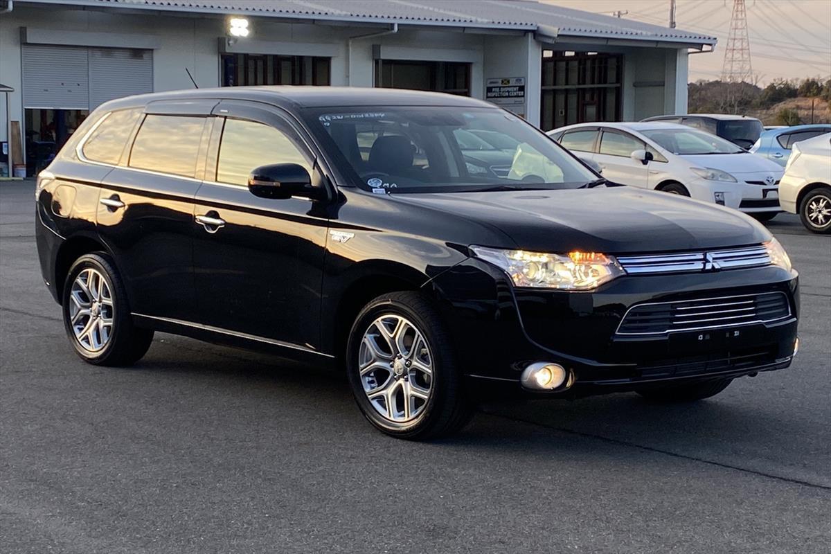 image-0, 2014 Mitsubishi Outlander PHEV G NAVI PACKAGE at Christchurch