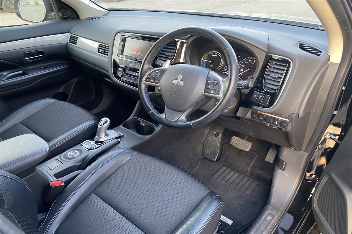 image-2, 2014 Mitsubishi Outlander PHEV G NAVI PACKAGE at Christchurch