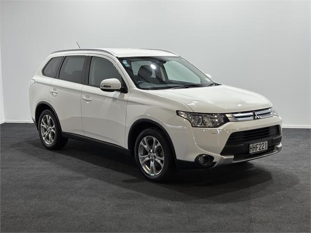 image-0, 2014 Mitsubishi Outlander XLS at Invercargill