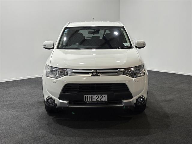 image-1, 2014 Mitsubishi Outlander XLS at Invercargill