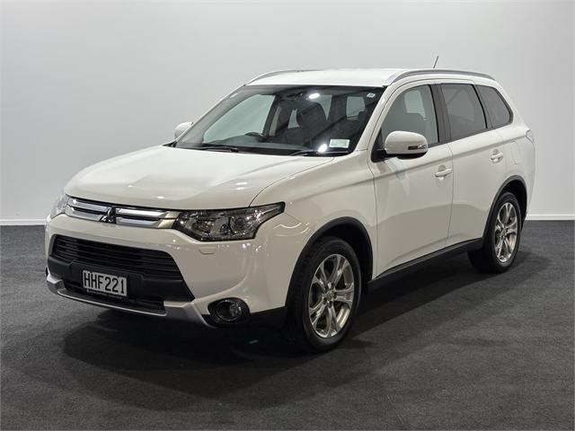 image-2, 2014 Mitsubishi Outlander XLS at Invercargill