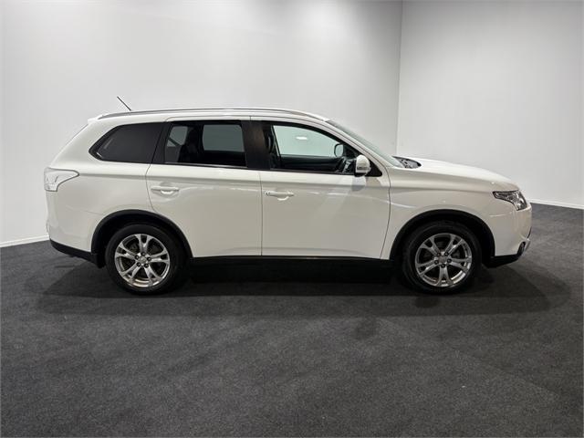 image-8, 2014 Mitsubishi Outlander XLS at Invercargill