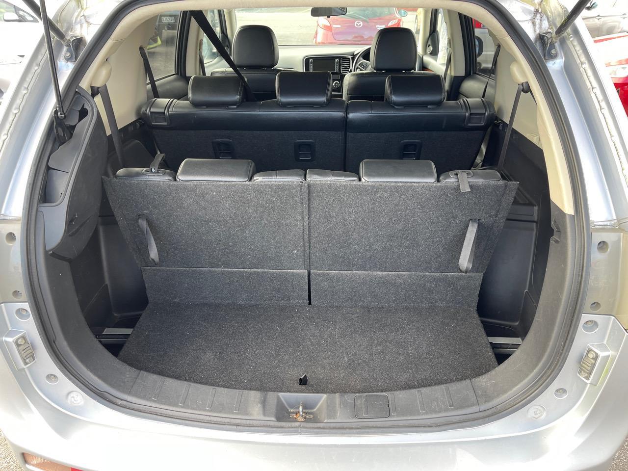 image-9, 2013 Mitsubishi Outlander 2.4 VRX 4WD at Greymouth