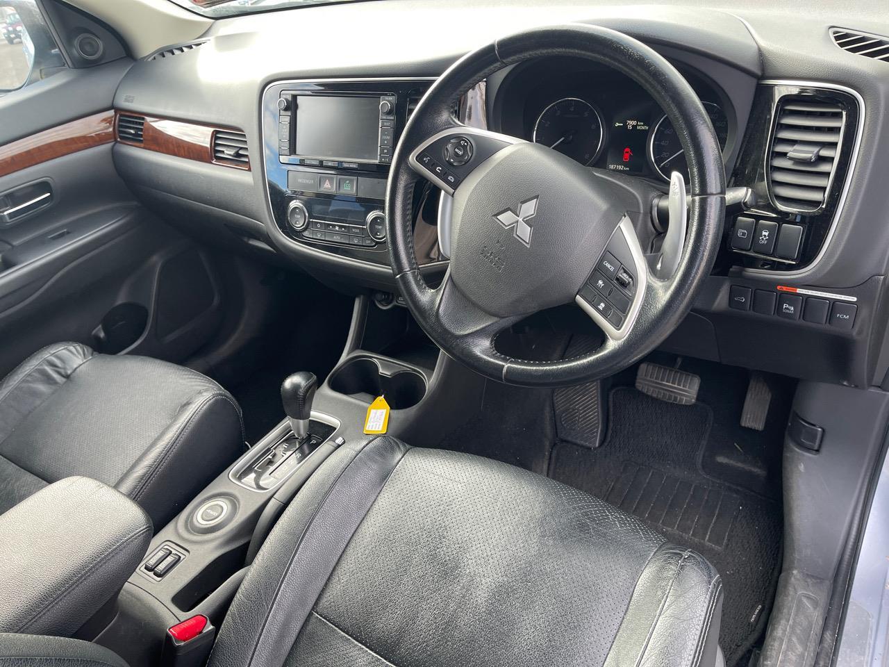 image-14, 2013 Mitsubishi Outlander 2.4 VRX 4WD at Greymouth