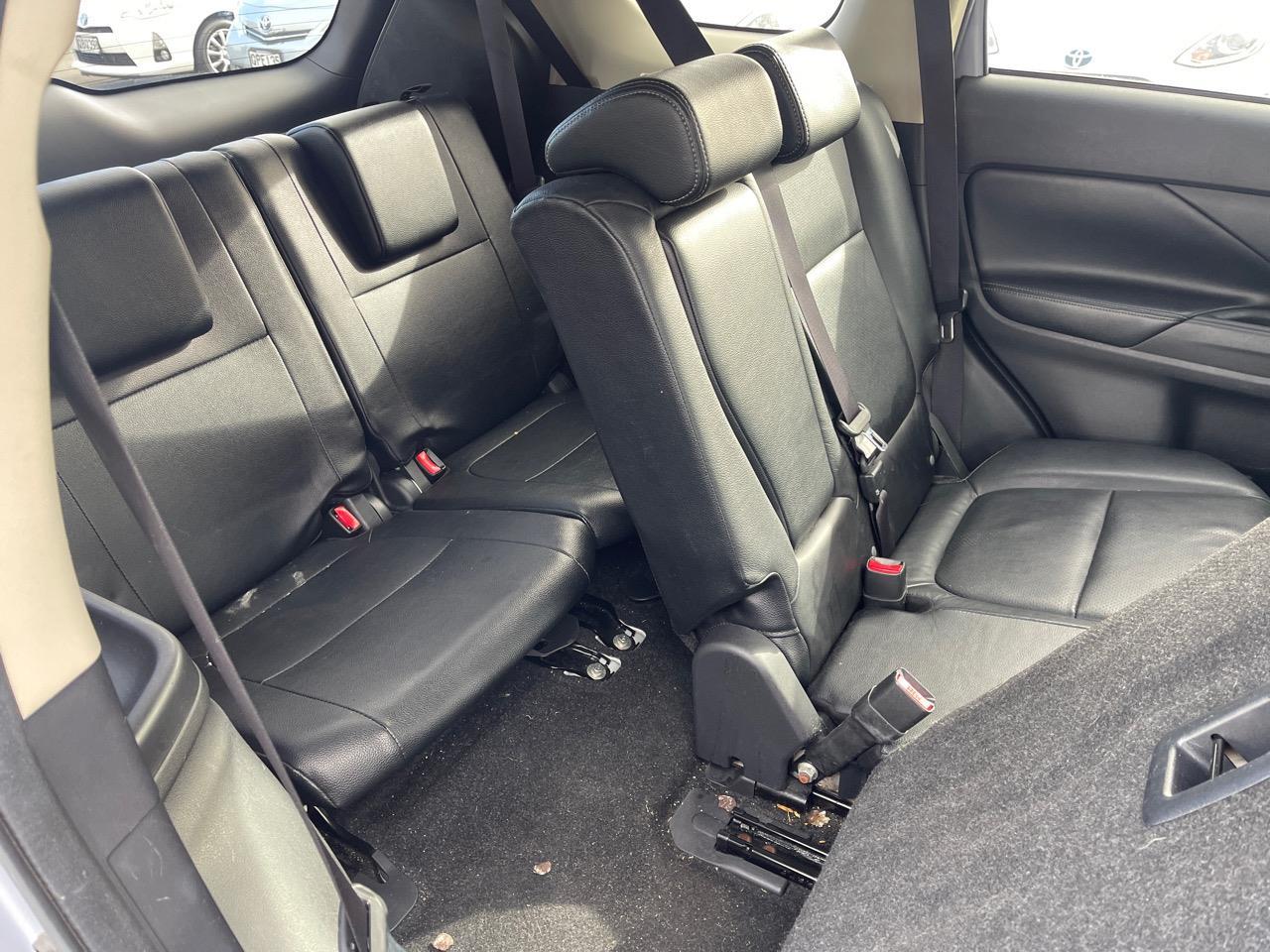 image-12, 2013 Mitsubishi Outlander 2.4 VRX 4WD at Greymouth