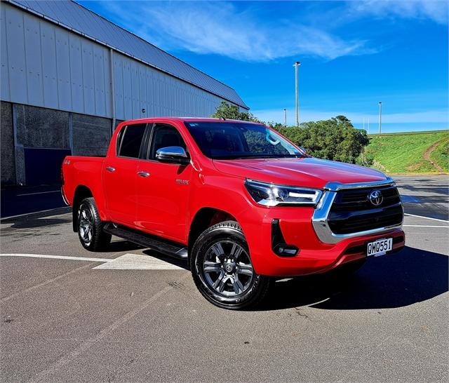 image-0, 2024 Toyota Hilux SR5 4WD at Dunedin