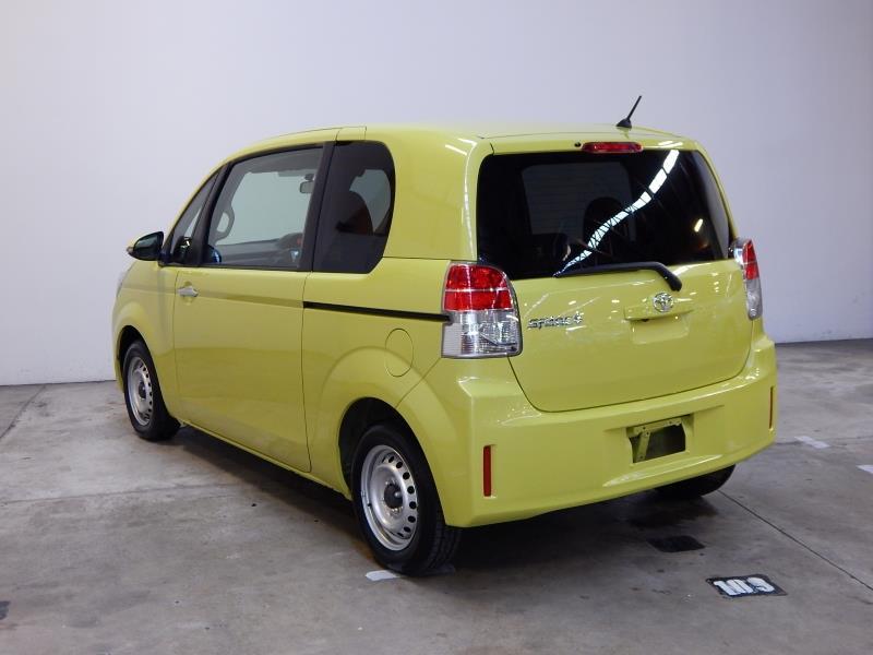 Toyota spade 2013