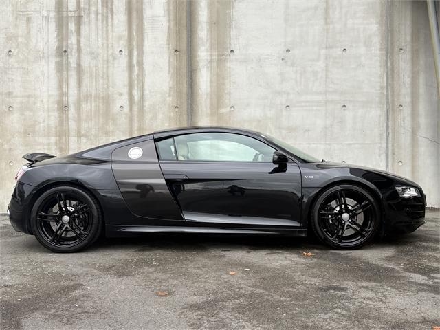 image-1, 2011 Audi R8 5.2 QUATTRO at Christchurch