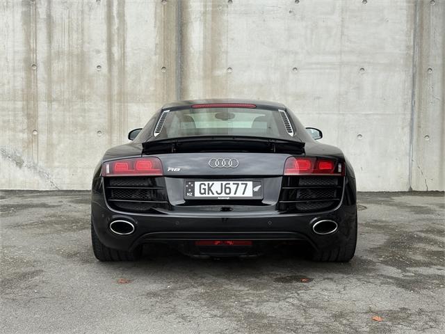 image-10, 2011 Audi R8 5.2 QUATTRO at Christchurch