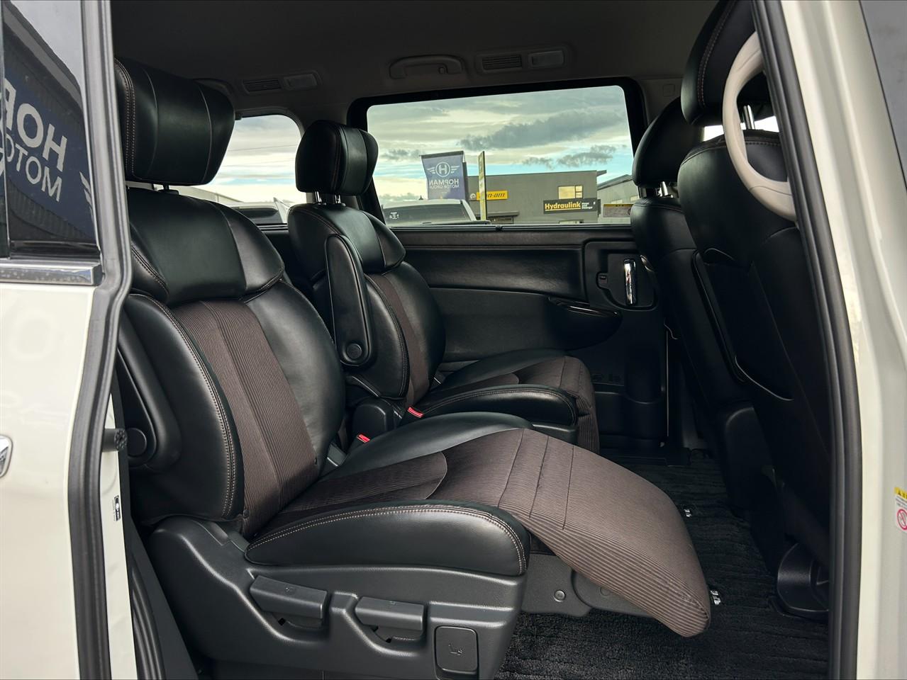 image-6, 2017 Nissan Elgrand 250 HIGHWAY STAR S at Waimakariri