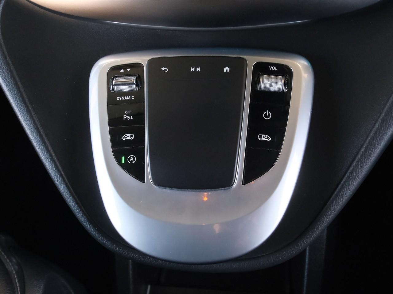 image-12, 2020 MercedesBenz V 220 d Avantgarde 'Long' 7-Seat at Christchurch