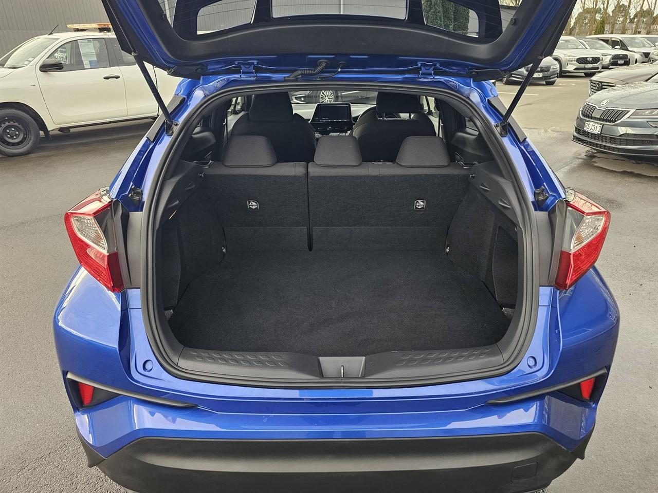 image-4, 2018 Toyota C-HR S HYBRID at Waimakariri