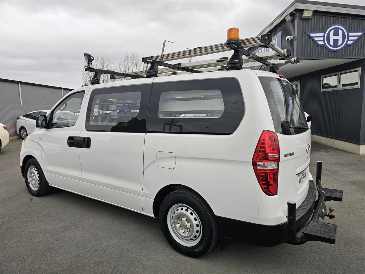 image-3, 2017 Hyundai iLoad 2.5 CRDI Auto at Waimakariri