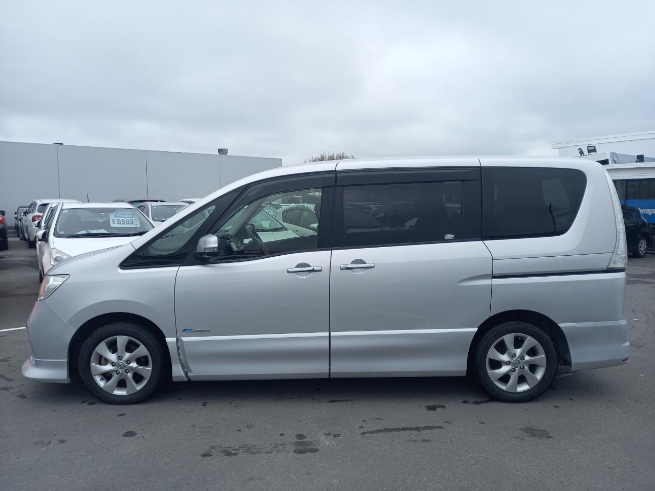 image-11, 2013 Nissan Serena Hybrid at Christchurch