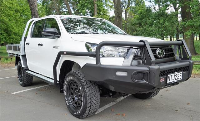 2021 Toyota Hilux SR Double cab manual flat deck on handshake