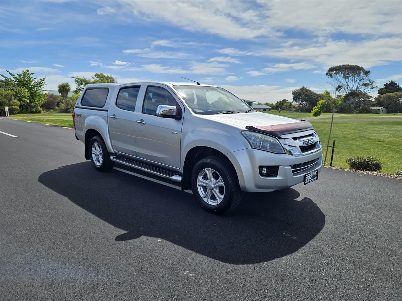 image-0, 2015 Isuzu D-MAX LS DC 3.0D/4WD/5AT/U at Christchurch