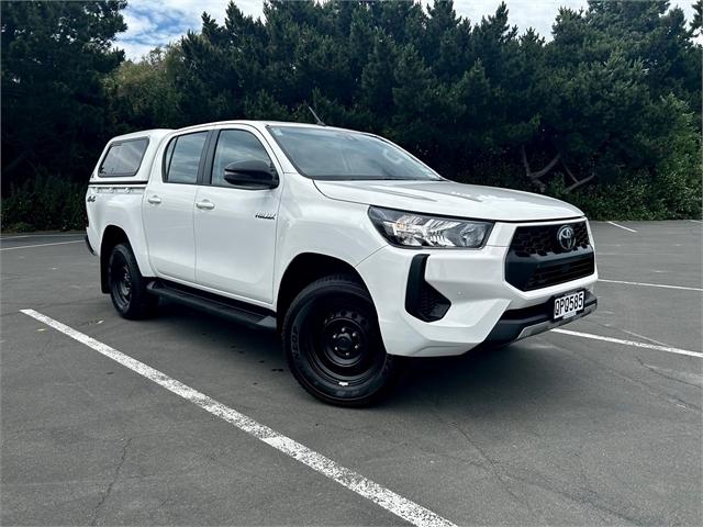 image-0, 2024 Toyota Hilux SR 2.8DT Hybrid 6AT 4WD at Dunedin