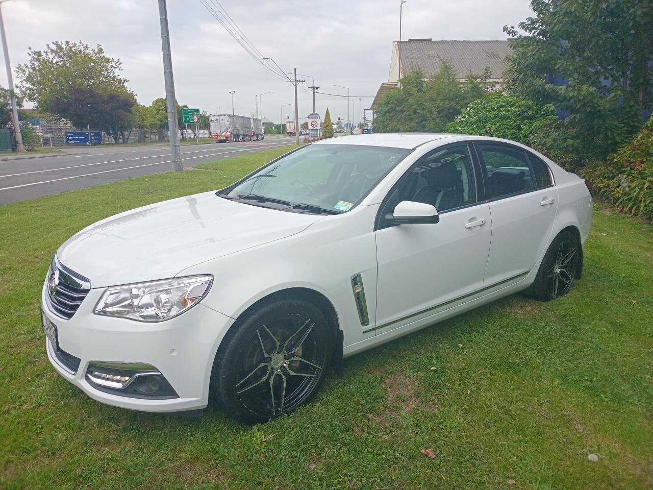 image-19, 2014 Holden CALAIS VF at Christchurch