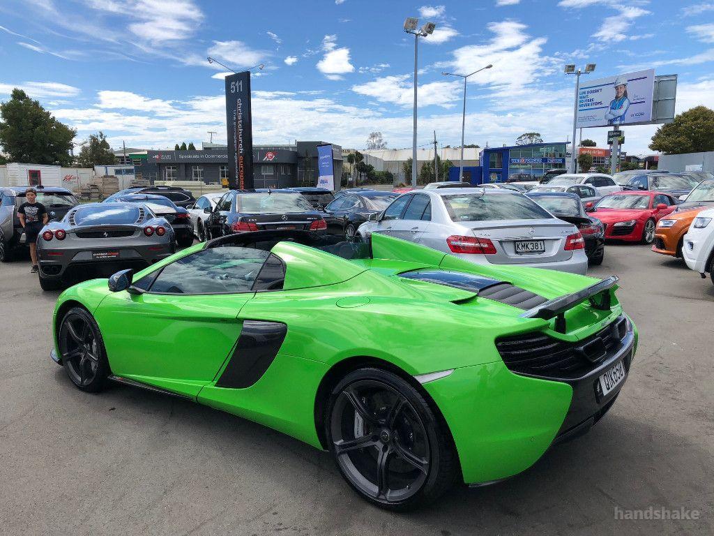 2015 McLaren 650S Spider on handshake 2015 McLaren 650S Spider on handshake
