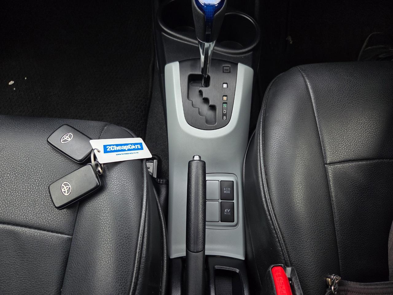 image-11, 2014 Toyota Aqua S at Christchurch