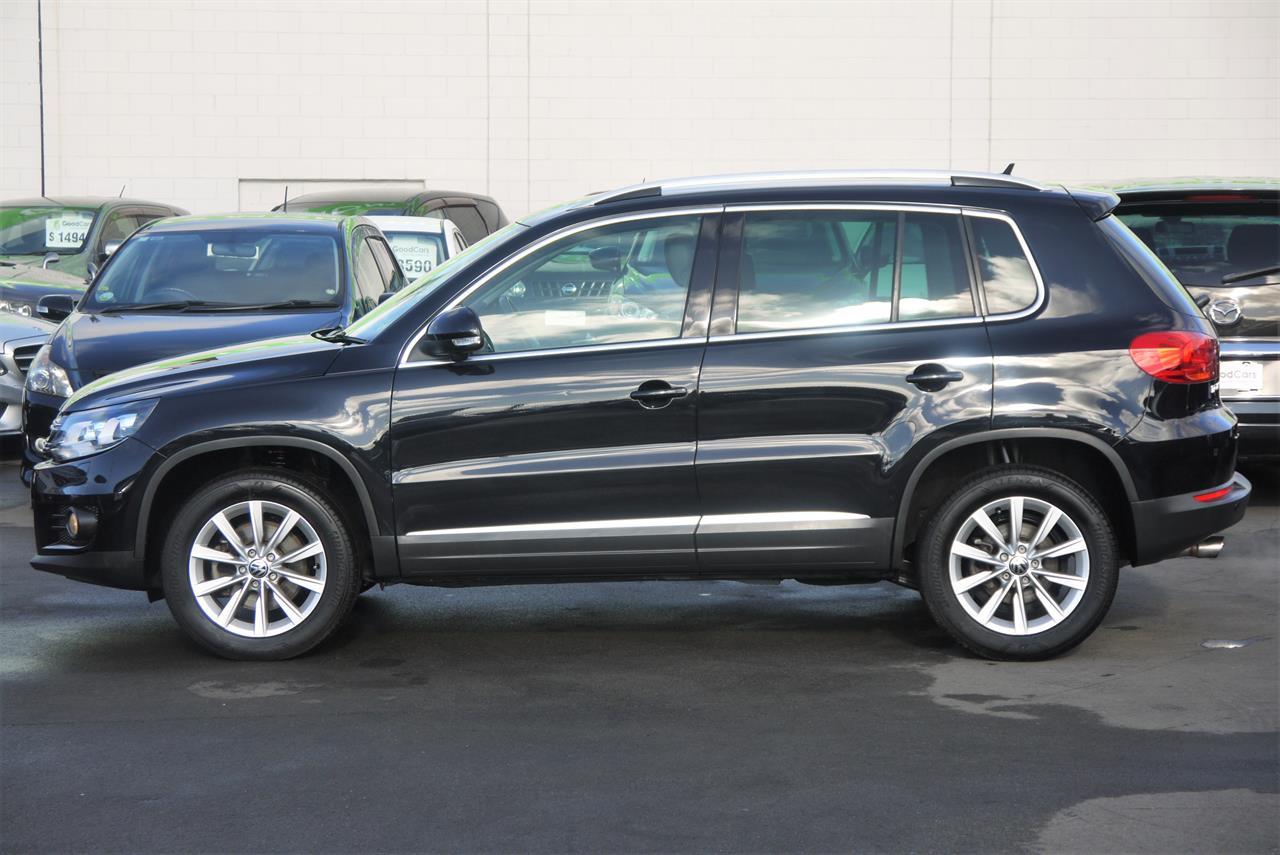 2012 Volkswagen Tiguan 2.0 Sport & Style Facelift on handshake