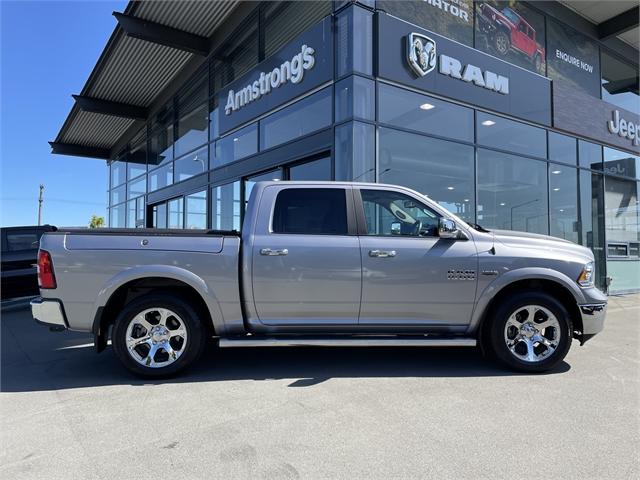 2019 RAM 1500 DS Laramie Rambox on handshake