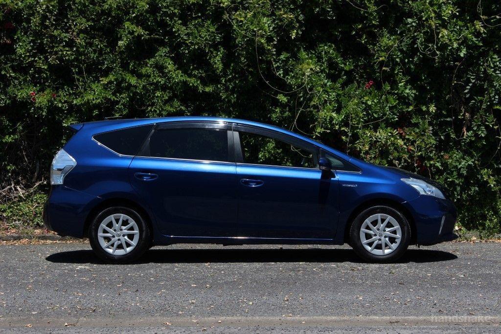 Toyota prius alpha hybrid