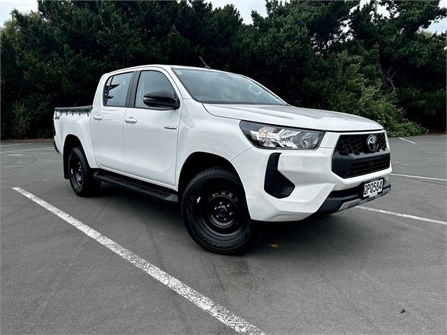 image-0, 2024 Toyota Hilux SR 2.8DT Hybrid 6AT 4WD DCW/4D/5 at Dunedin