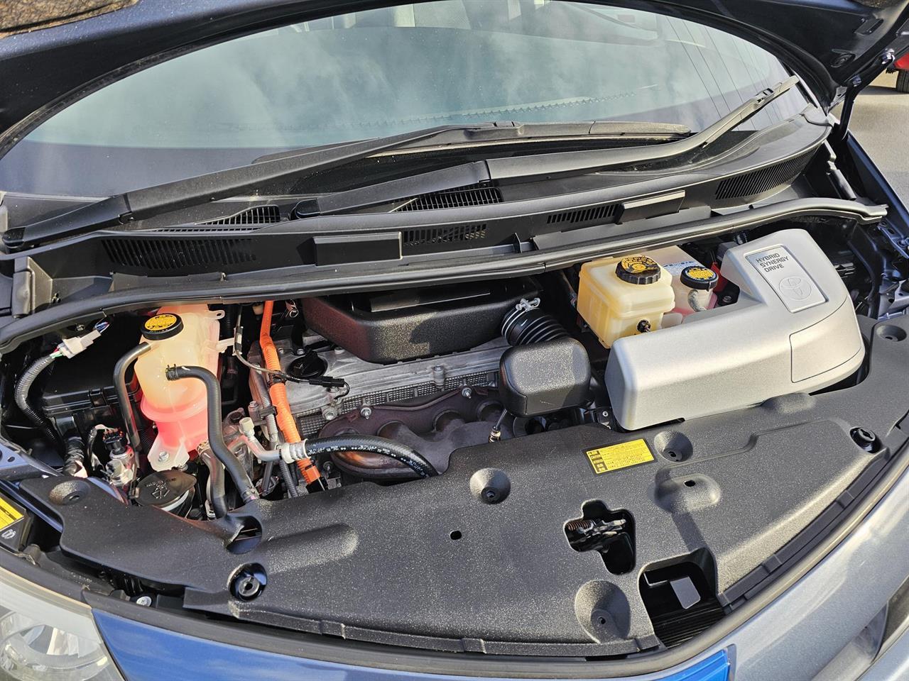 image-12, 2013 Toyota Estima HYBRID G 4WD at Waimakariri