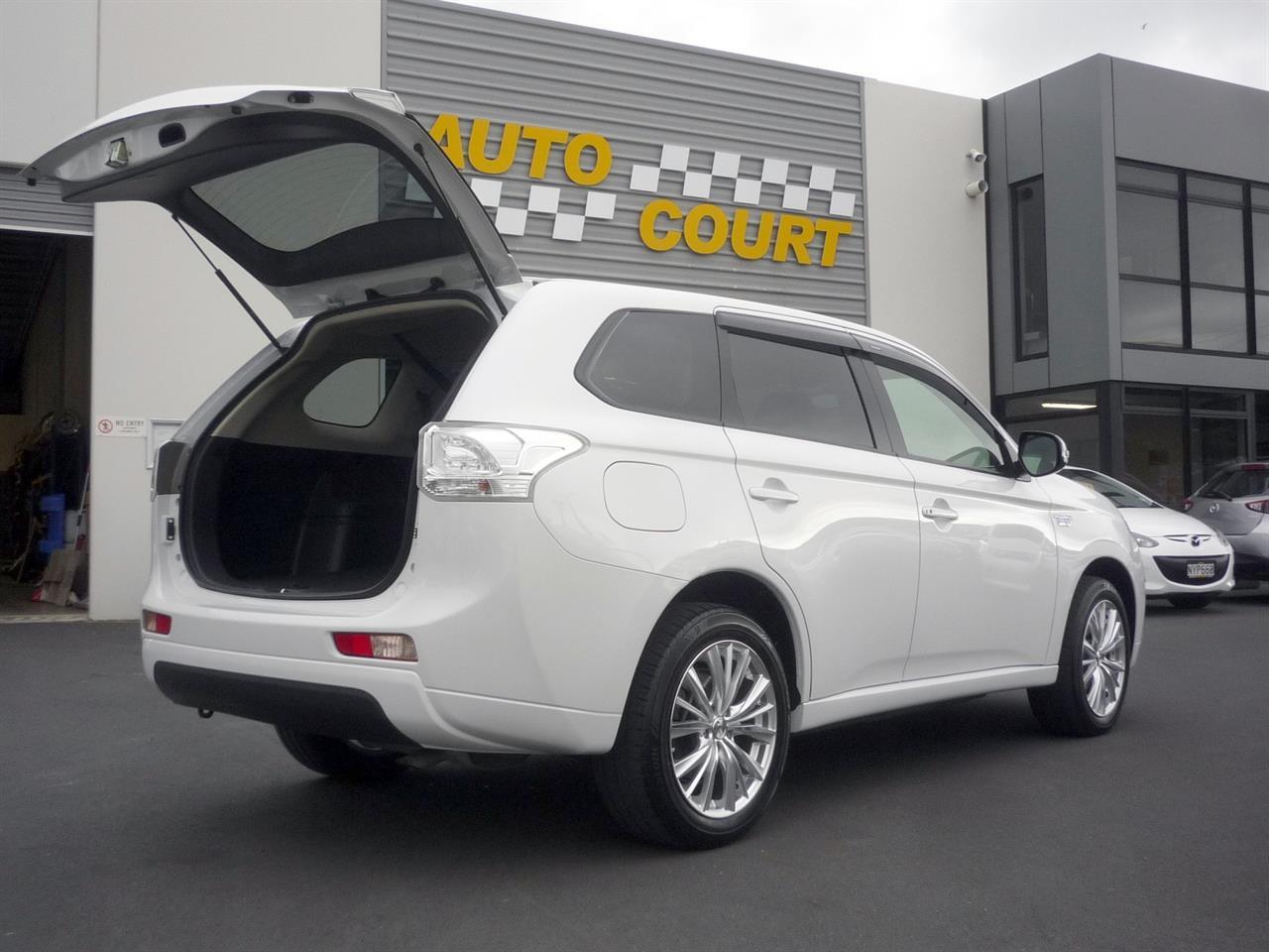 image-13, 2014 Mitsubishi Outlander PHEV G AWD at Dunedin