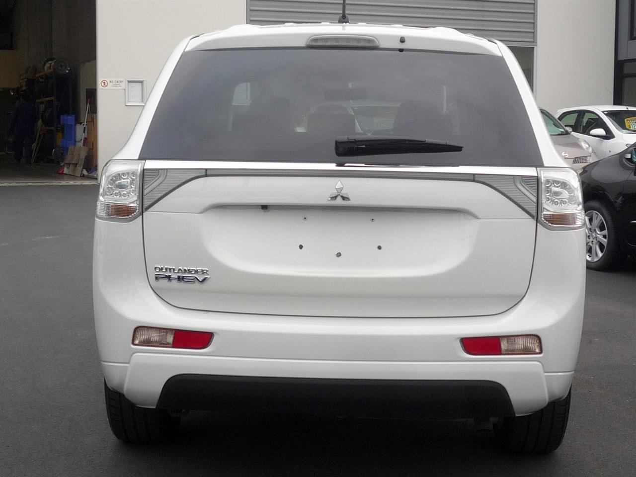 image-17, 2014 Mitsubishi Outlander PHEV G AWD at Dunedin