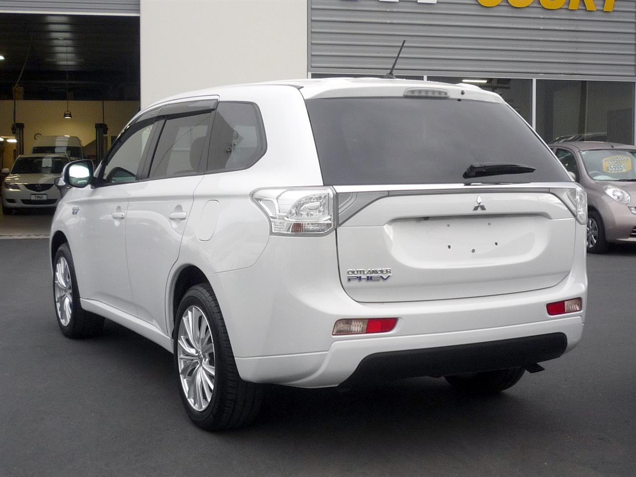 image-16, 2014 Mitsubishi Outlander PHEV G AWD at Dunedin