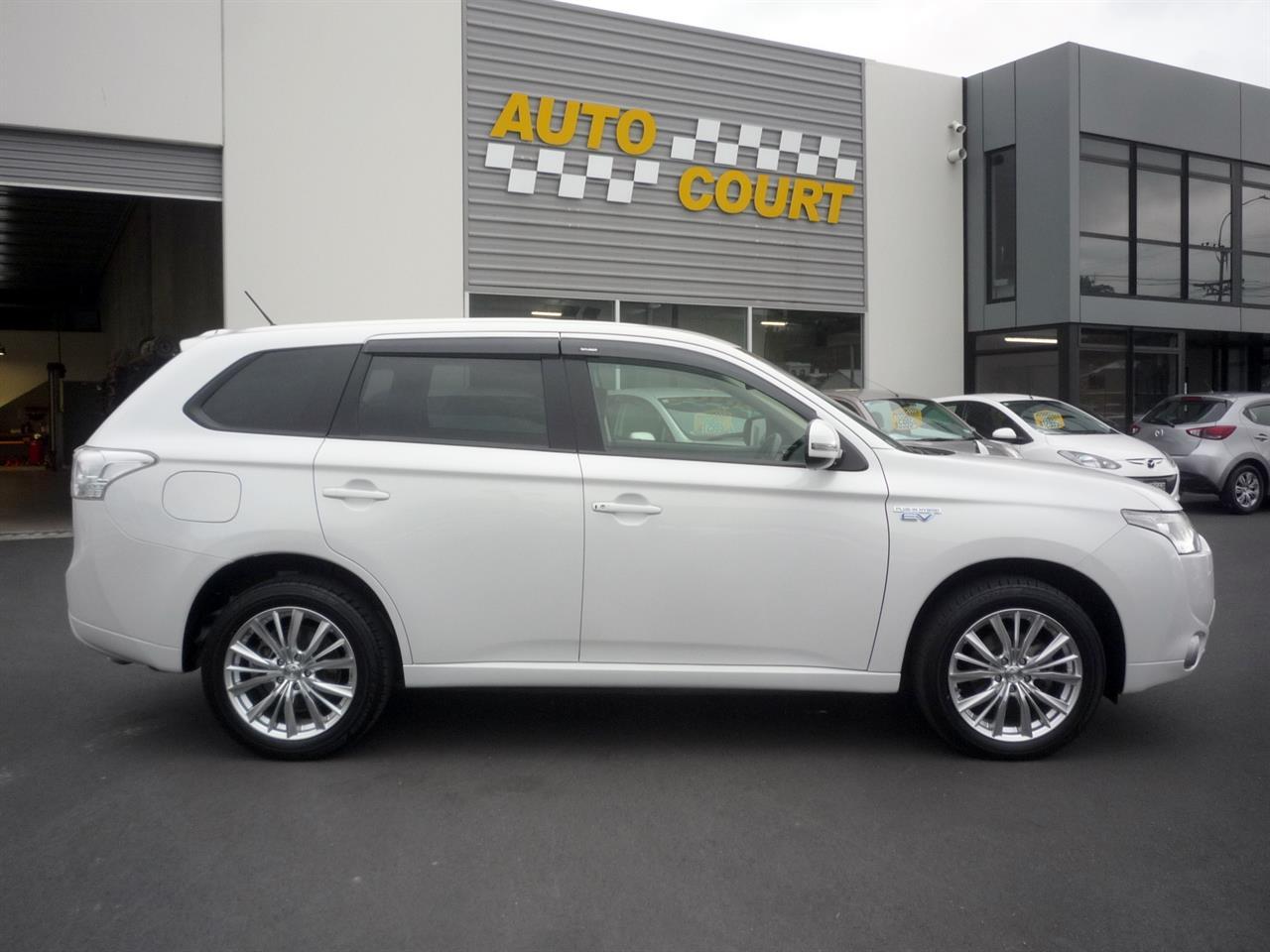 image-11, 2014 Mitsubishi Outlander PHEV G AWD at Dunedin