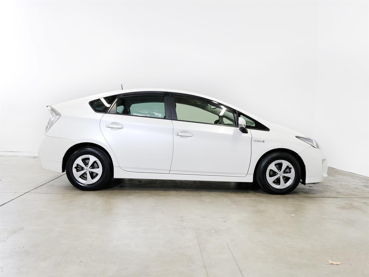 image-9, 2014 Toyota PRIUS 1.8lt Hybrid G-Package at Christchurch