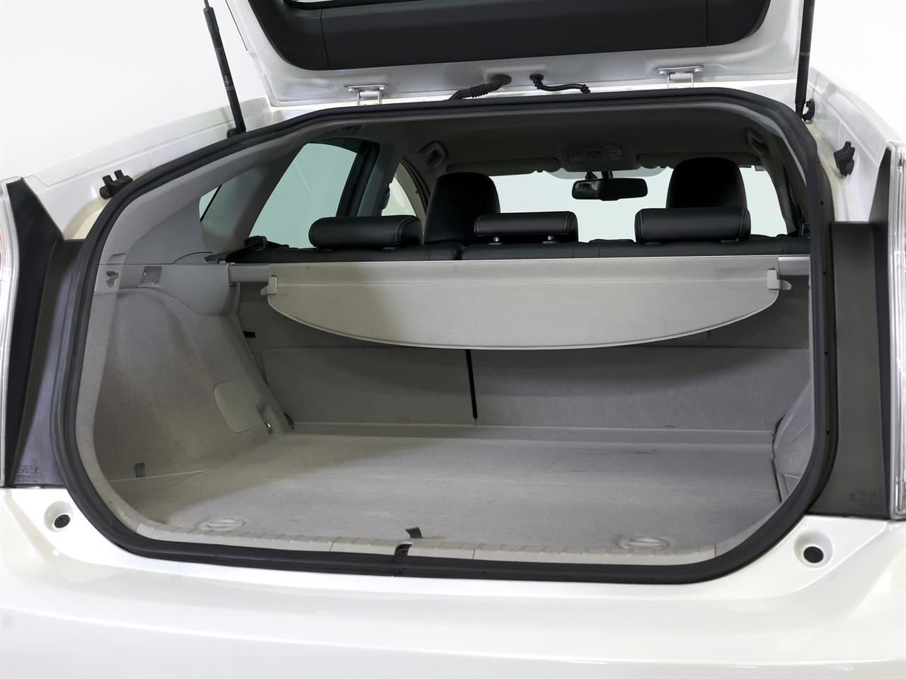 image-19, 2014 Toyota PRIUS 1.8lt Hybrid G-Package at Christchurch