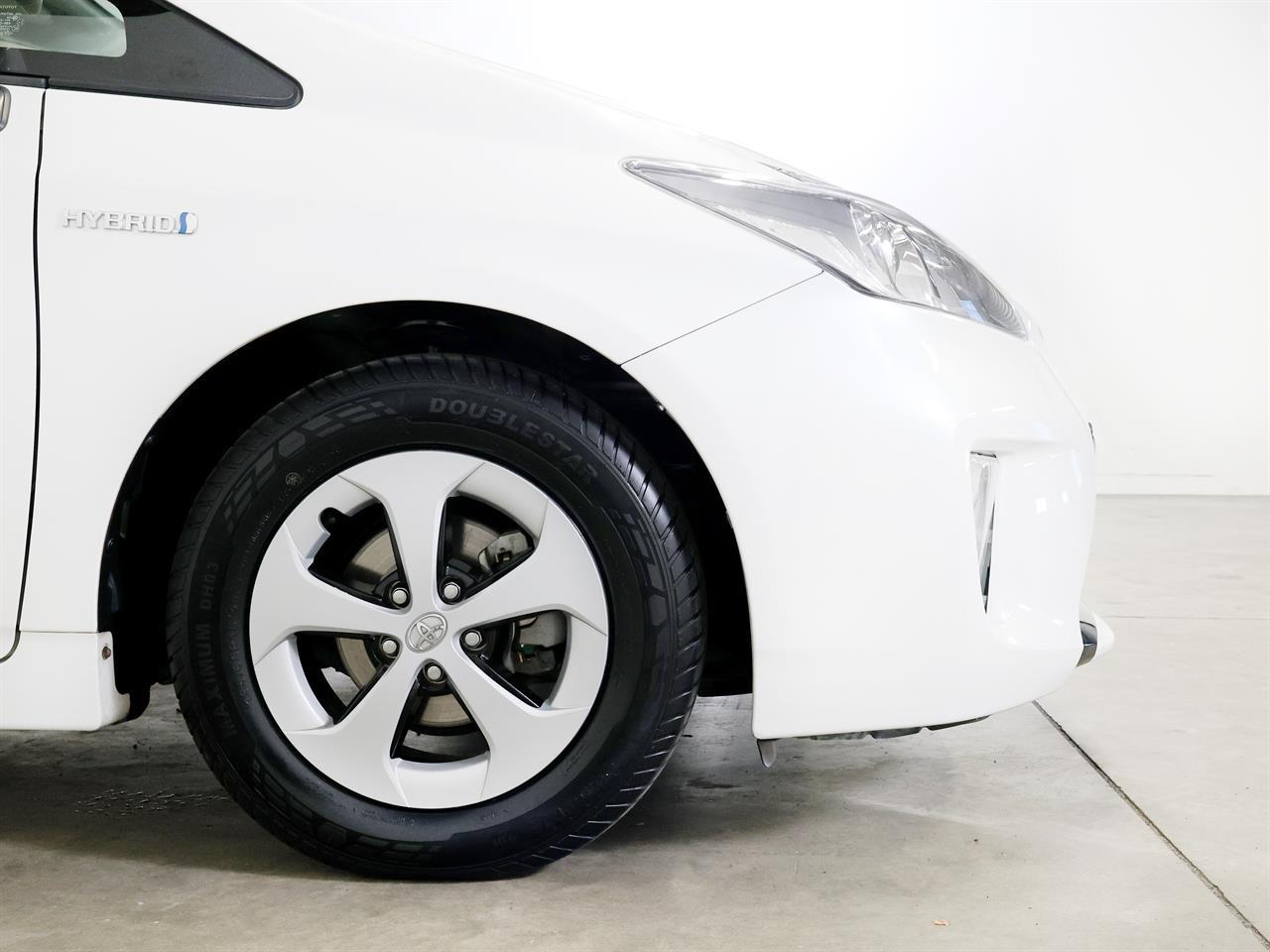 image-8, 2014 Toyota PRIUS 1.8lt Hybrid G-Package at Christchurch