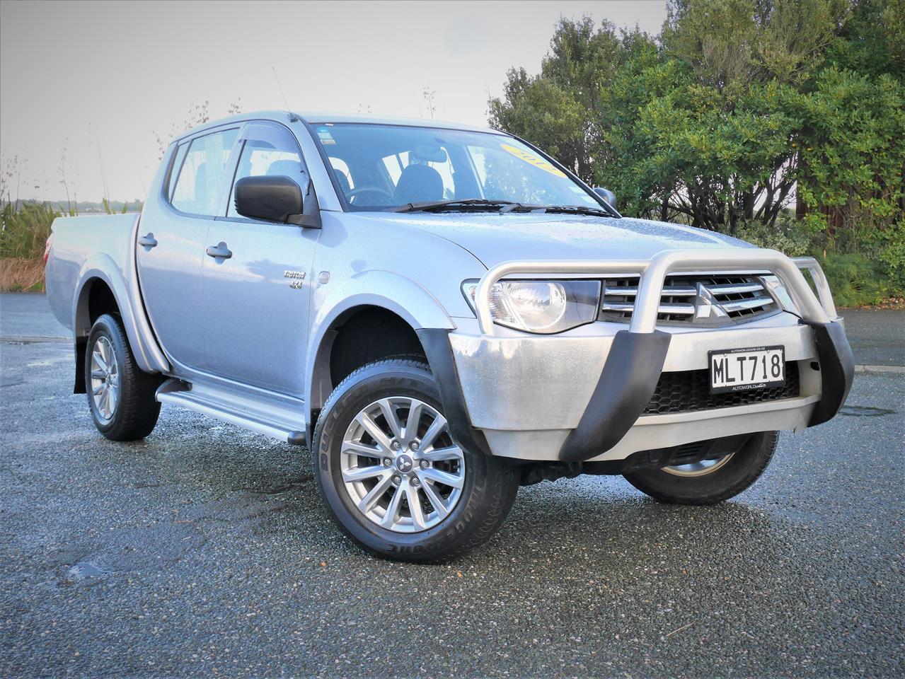 2012 MITSUBISHI TRITON GLX D/cab 2.5TD 4WD manual on handshake