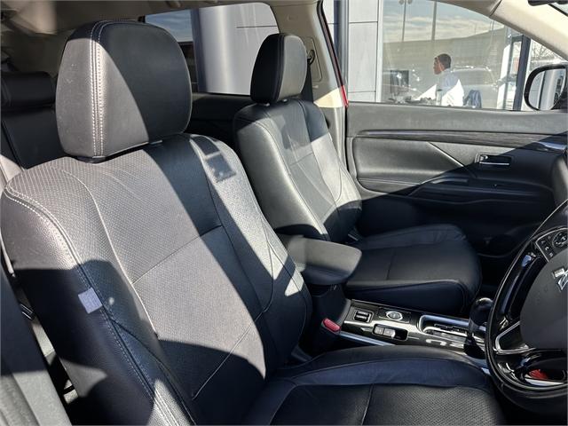 image-8, 2017 Mitsubishi Outlander Vrx 2.4P/4Wd at Christchurch