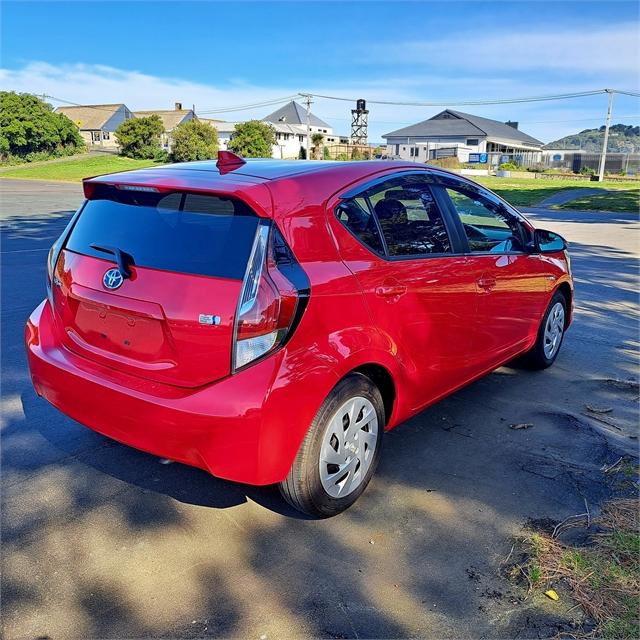 image-5, 2015 Toyota Aqua at Dunedin